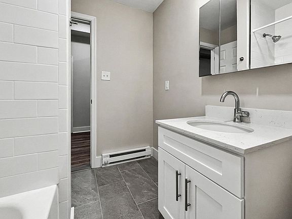5th image of 327-337 W Chestnut St #327
