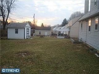 4th image of 3221 Philmont Ave