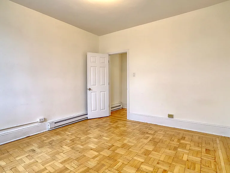 327 Jackson St #18 — Photo 14
