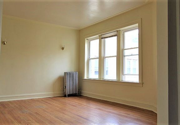 2nd image of 8218 S Drexel Ave APT 3W