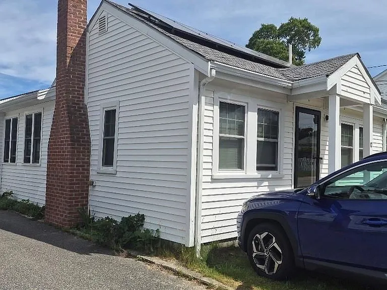 12 Grant St — Photo 2