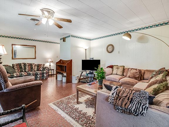 3rd image of 321 Avenue A