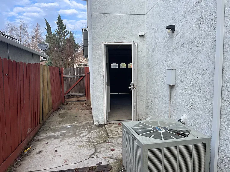 2234 Prestwick St — Photo 37