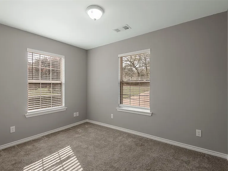 100 Shorewood Dr — Photo 17