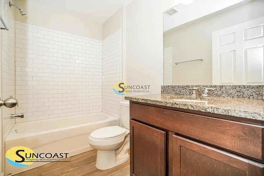 3BD Located In Silver Springs Shores! — Photo 1