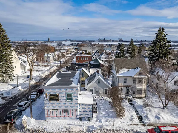 2502 W 3rd St, Duluth, MN 55806