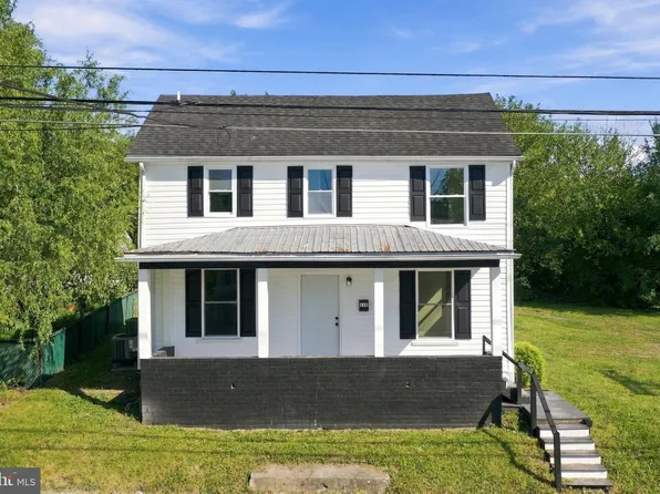 111 N High St, Martinsburg, WV 25404