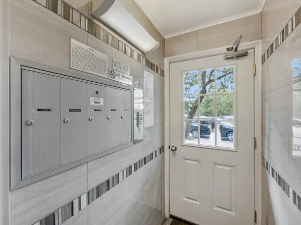 9977 Shore Road image 21 of 27