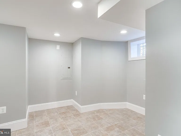 606 Q St NW — Photo 37