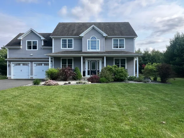 28 Bardwell St, Belchertown, MA 01007