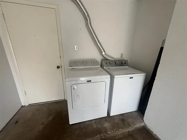 807 Lloyd Ln — Photo 13