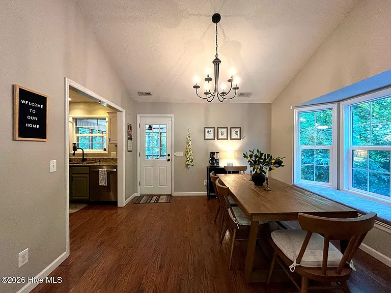 2400 Longleaf Dr W — Photo 7