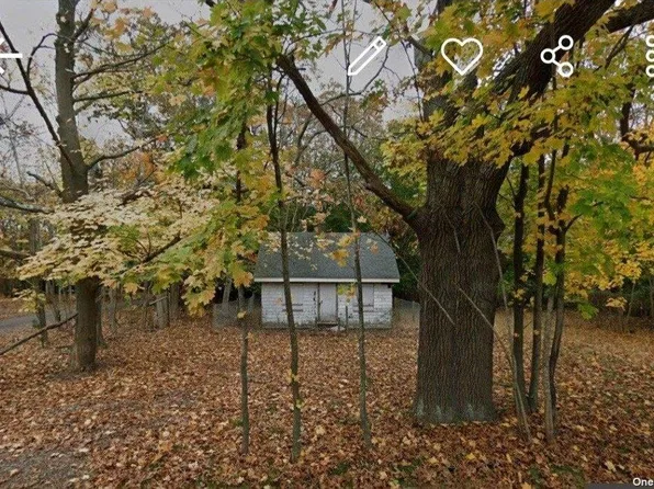 90 N. Phillips Avenue, Speonk, NY 11972