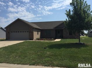 506 S Oak Grv, Athens, IL 62613