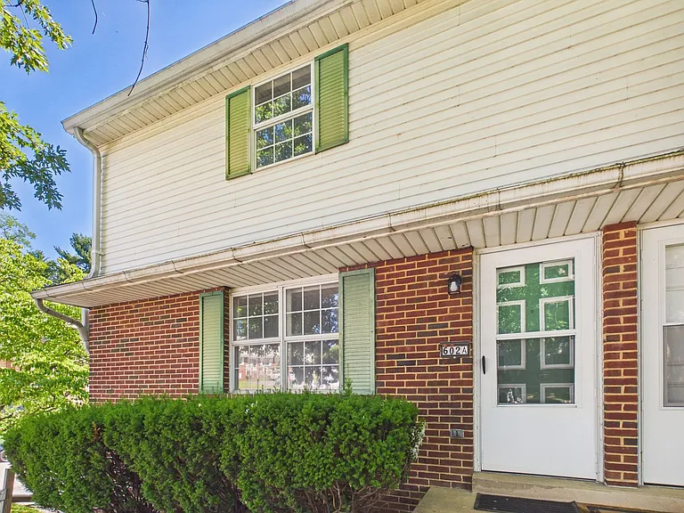 602 Mallard Rd — Photo 2