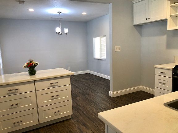 3rd image of 3922 E Platt Ave