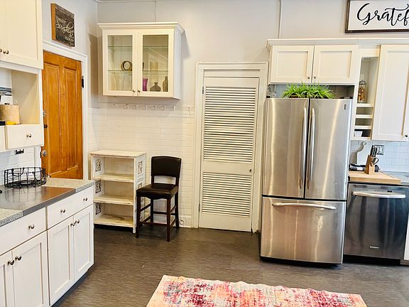 2nd image of 1351 W Grand Ave APT 2R