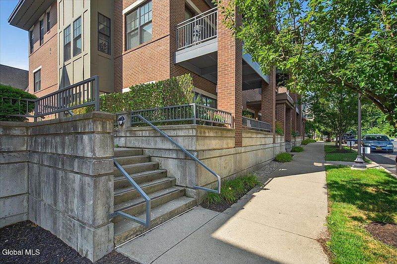 4th image of 30 Whistler Ct #212