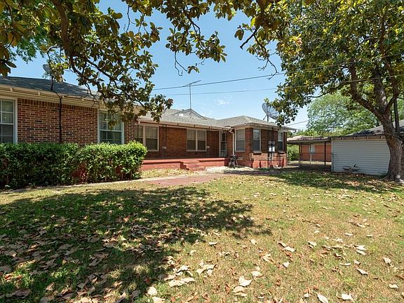 3rd image of 1742 Mariposa Dr
