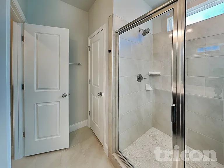 165 Lynnridge Dr — Photo 11