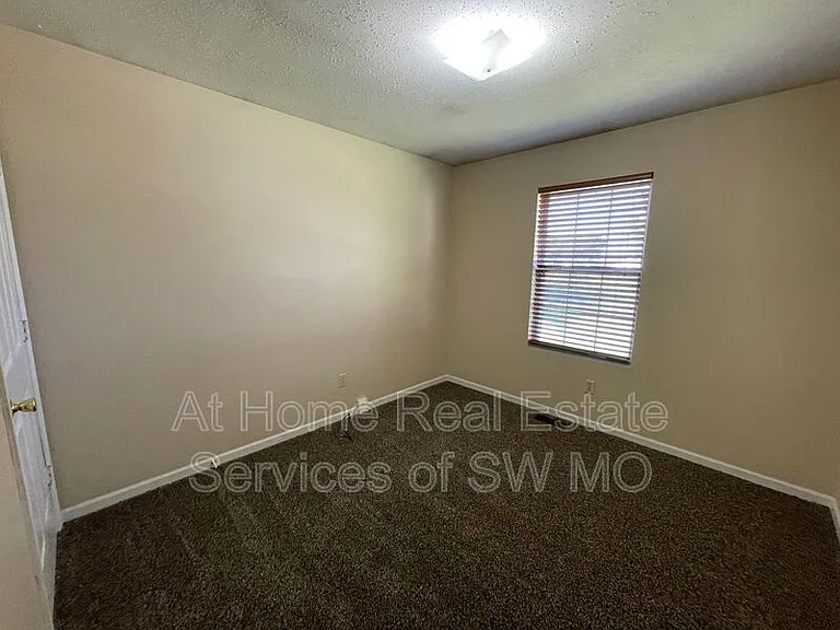 831 S Timber Ridge Dr — Photo 8