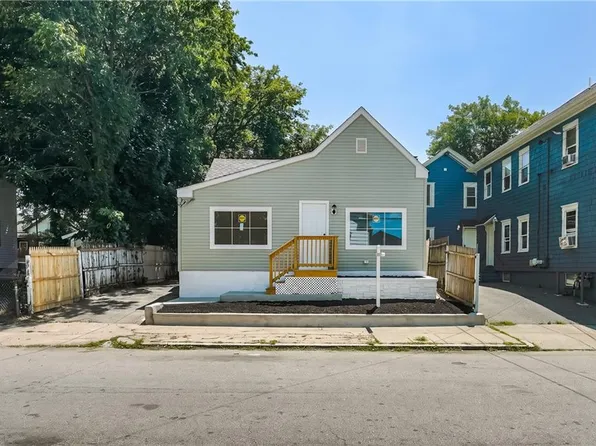 112 Hendrick St, Providence, RI 02908