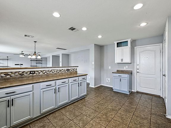 4th image of 214 Briarwood Dr