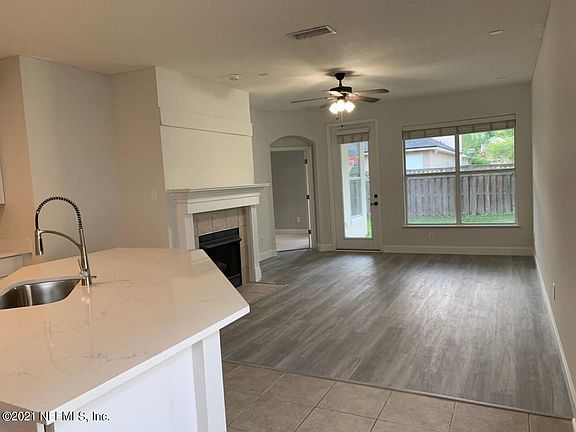 4th image of 1504 Tawny Marsh Court St