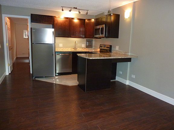 2nd image of 510 14th St APT 101