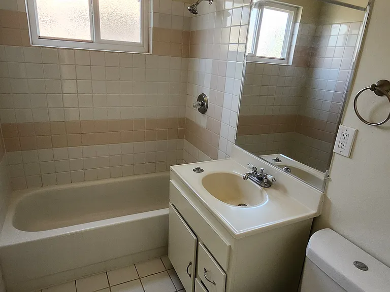 1509 E Oak Ave — Photo 13