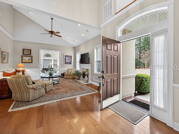 5th image of 190 Wicklow Dr