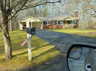 369 Oak Dr, Mc Caysville, GA 30555