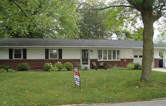 2nd image of 1704 W Woodmont Dr