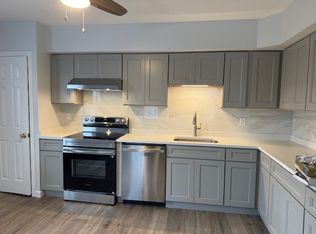51 Quaker Ln #51, Northbridge, MA 01534