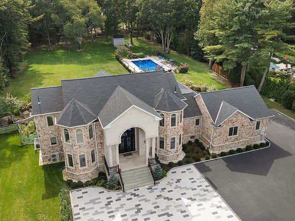 265 Laurel Ln