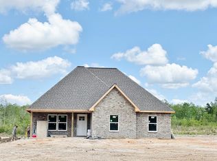 424 Monroe Breeland Rd, Poplarville, MS 39470