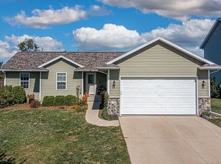 2706 Shaman Ave SW, Cedar Rapids, IA 52404