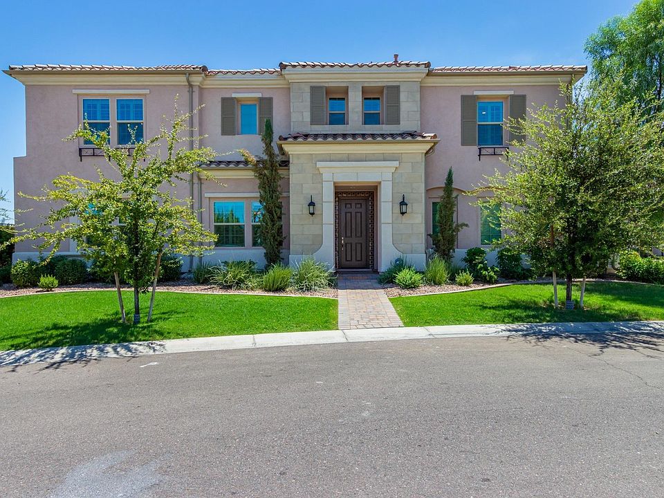1st image of 1901 W Grand Canyon Dr