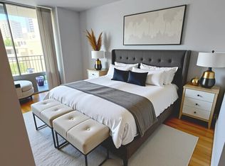 450 W Briar Pl APT 4E, Chicago, IL 60657