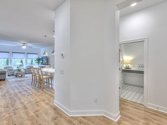 5th image of 1026 Inez Dr