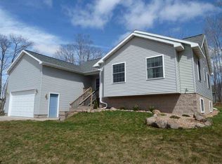 2101 Sherwood Dr, Houghton, MI 49931