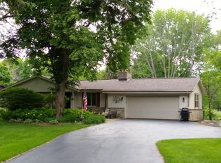 1571 Woodland Dr, Grafton, WI 53024