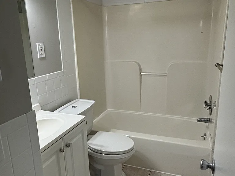 26 Walker St #A — Photo 5