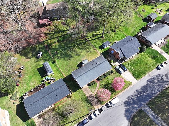 4th image of 344 Starmont Dr