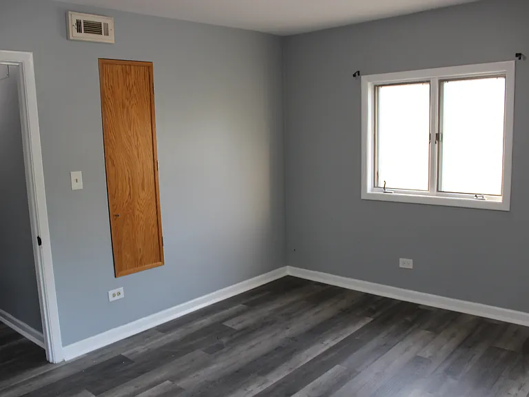 8134 N Merrill St — Photo 27
