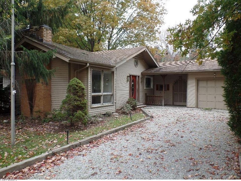 1st image of 153 Lakeview Ln