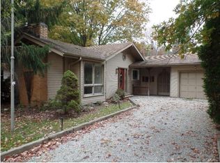 153 Lakeview Ln, Chagrin Falls, OH 44022