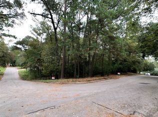 1700 Green Way Dr, Huntsville, TX 77340