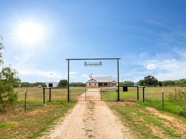 7850 FM 1549, Bigfoot, TX 78005