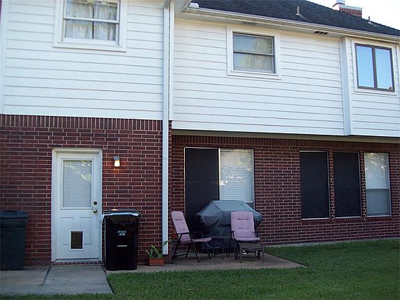 3rd image of 5702 White Mills Dr